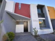 La Vista Residencial. VENTA Casa con 3 recámaras y área...