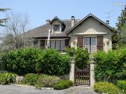 LACOMMANDE, Grande Villa de 5 pièces sur sous sol complet