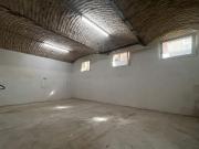 Lager, Depot, Archiv: Gewölbekeller mit Strom Nähe...