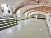 Lager in der Nähe des Bahnhofs Heiligenstadt – frisch...