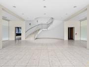 Lagerfläche | Außergewöhnliches Objekt mit großem...