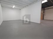 LAGERFLÄCHE MIT VIELEN NUTZUNGSMÖGLICHKEITEN