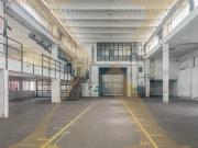 Lagerhalle mit Mezzanin in verkehrsgünstiger Lage von...
