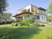 Lago di Garda, villa singola elegante con piscina e...