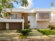 Lago Sul 5 suítes, piscina e varanda gourmet