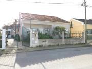 LAGOÍNHA MORADIA ISOLADA DE 4 ASSOALHADAS A 5 MIN CENTRO...