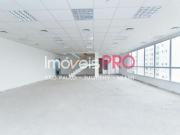 Laje comercial de 710m², localizada em Moema e com 12...