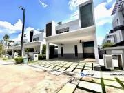 Lakefront Villa