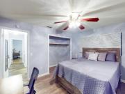 Lakeland House with Dining area. Spacious & newly