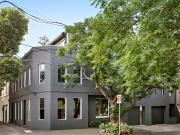 Lakeside Ease with City Outlooks