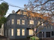 Lakeside Ease with City Outlooks