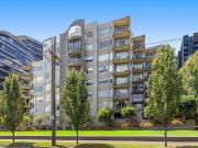 Lakeside Position and Exceptional Space approx. 102m²