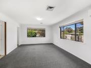 LAKESIDE SUBURB OF CAREY BAY