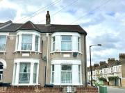 Laleham Road, London, 2 Bedroom End