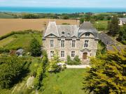 Lamballe CÔTE D’ARMOR Magnifique château du XVIIe à vendre