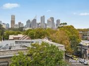 Landmark Woolloomooloo Living with Spectacular CBD Outlook