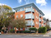 Lansdowne Road, Lansdowne Court BN3, 2 bed flat to rent,...