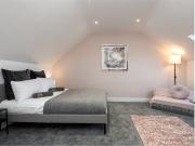 Large 1 Bed Apartment