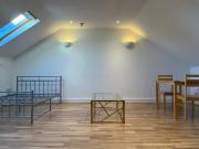 Large 1 BedROOM Flat in Catford DSS Welcom
