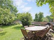 Large 1 bedroom flat with garage in Wimbledon