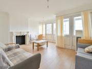 Large 2 bed, split level flat with office room