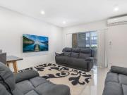 LARGE 2 BEDROOM APARTMENT WITH CBD CONVENIENCE!