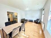 Large 2 bedroom flat, Clapton 1 double, 1 single