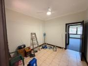 Large 2 Bedroom Unit in the Heart of Hamilton + garage