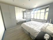 Large 3 Bed House Garden 2 Bathrooms Southgate