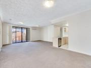 LARGE 3 BEDROOM APARTMENT water usage included