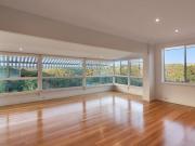 Large 3 bedroom plus teenage retreat FAMILY HOME + POOL