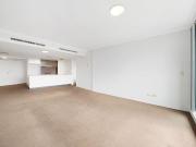 LARGE 3 BEDROOMS ON THE DOORSTEP OF EAST VILLAGE