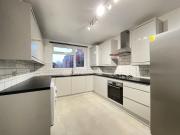 Large 4 Bed Garden Flat near Bethnal Green Station