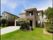 LARGE 4 BED + STUDY, FAMILY HOME