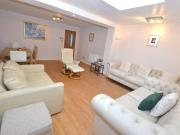 Large 5 Bed, 3 Bath Home in Whitechapel