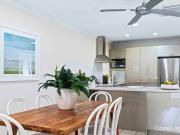 Large and beautiful townhouse with nice garden for rent...