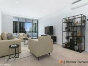 Large and Modern 2 Bedroom Apartment !