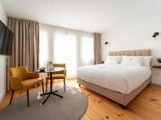 Large and modern studio near Jardim de Santa Barbara