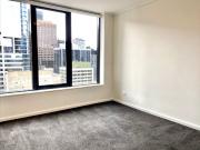 Large and Modern Three Bedrooms Apartment