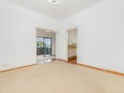 LARGE BOUTIQUE ONE BEDROOM APARTMENT