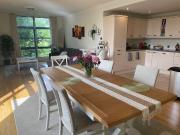 Large bright 2 bed flat overlooking park for rent