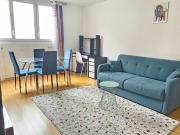 Large, bright 2 room apartment 1 living room and 1...