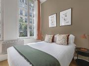 Large, bright two room apartment, Paris Amsterdam...