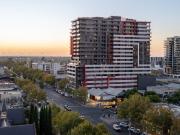 Large CBD Apartment: Sunrise Views & Resort Style Facilities