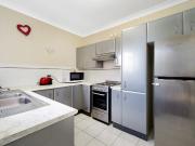 Large CBD Unit Walking Distance to Town Beach!