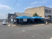 large commercial unit in prime area!