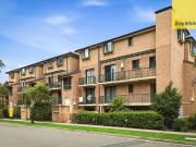 LARGE COURTYARD UNIT WITH DOUBLE LOCKUP GARAGE