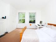 Large double bedroom in a student flat, in Hampstead Has...