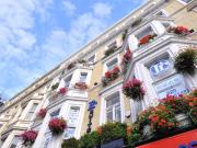 Large Double Studio Flat with AC in South Ken