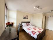 Large Double Studio in South Kensington [short let